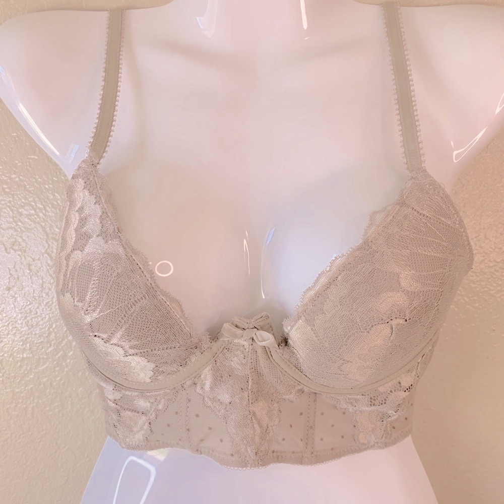 Fredericks Of Hollywood Beige Lace Corset Style Plunge Bra Size 32D